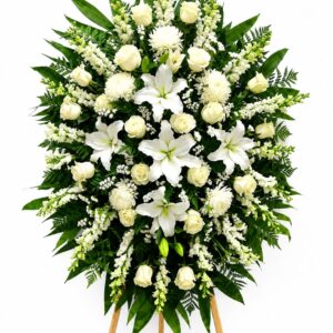 Corona funebre en rosas blancas y lirios Chipre Manizales Caldas Colombia