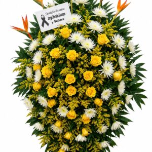 Corona Funebre en Rosas Amarillas y Rlores Blancas Chipre Manizales Caldas Colombia